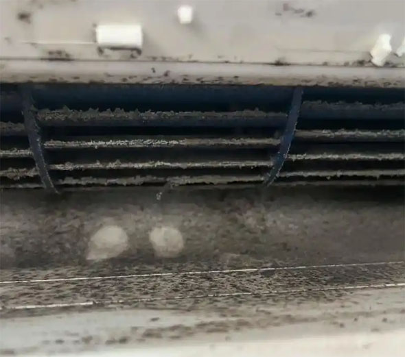 洞头空调吹的风有股烧焦味是怎么回事